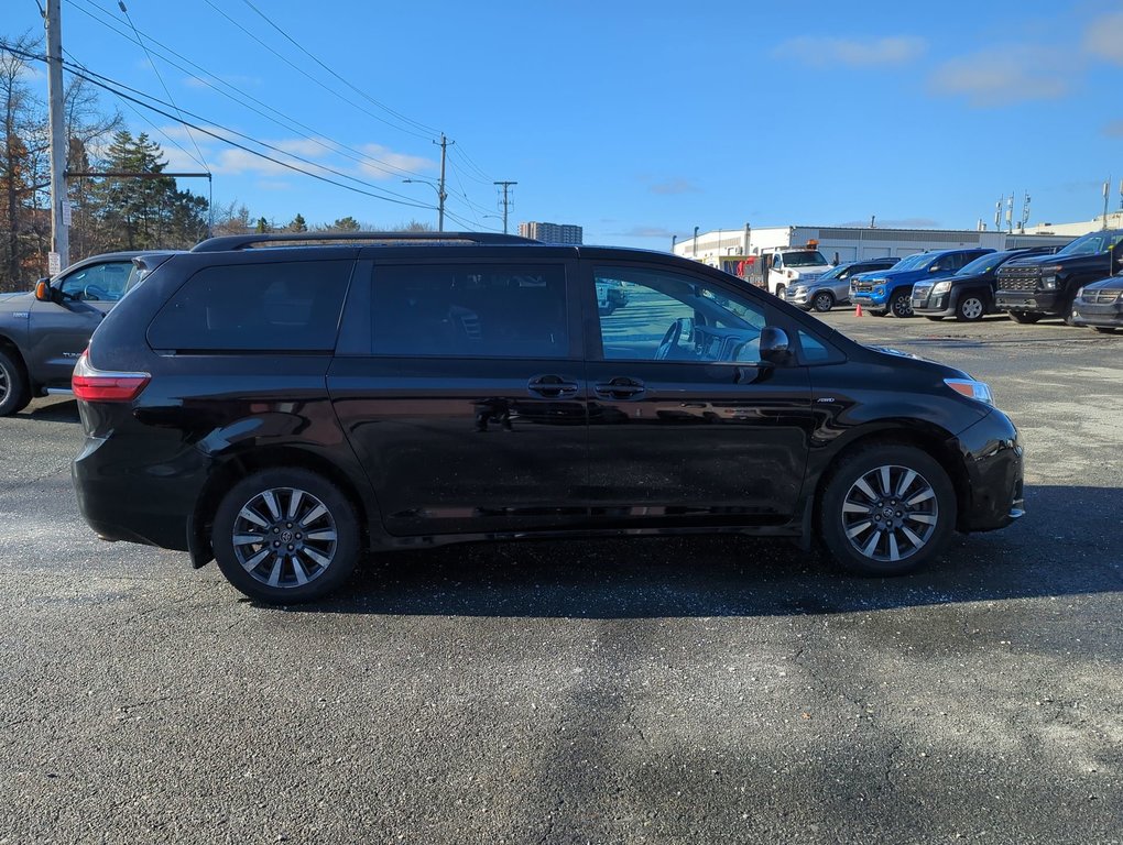 2019 Toyota Sienna LE AWD *GM Certified* in Dartmouth, Nova Scotia - 9 - w1024h768px