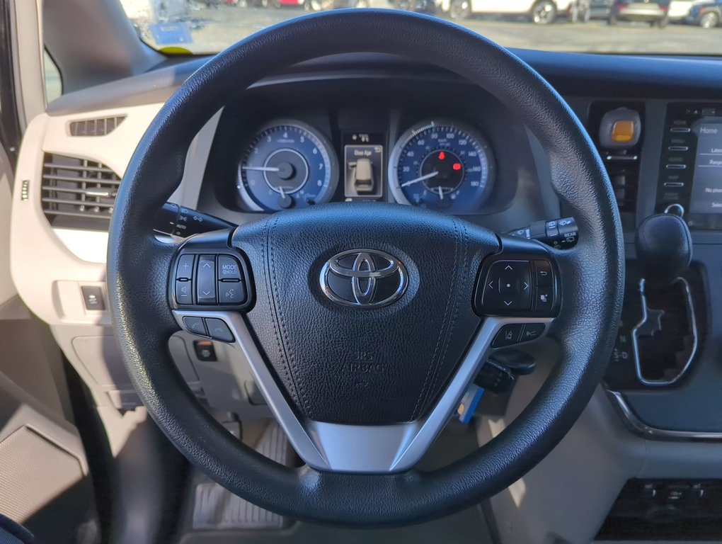 2019 Toyota Sienna LE AWD *GM Certified* in Dartmouth, Nova Scotia - 14 - w1024h768px