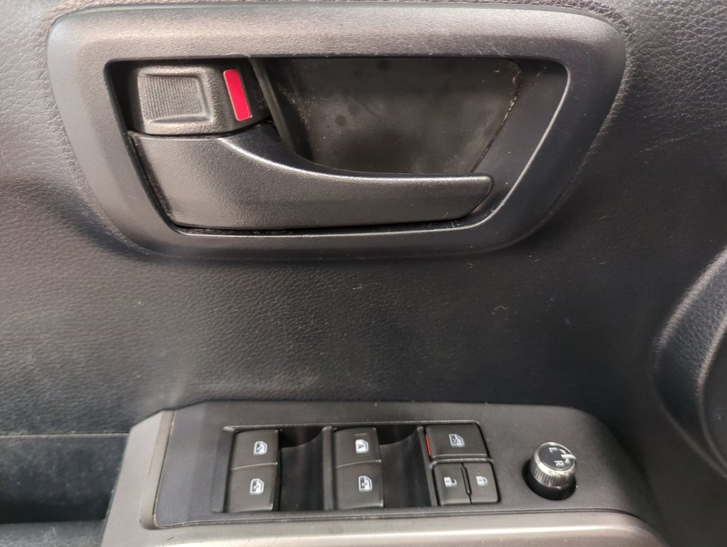 2016 Toyota Tacoma SR5 in Dartmouth, Nova Scotia - 13 - w1024h768px
