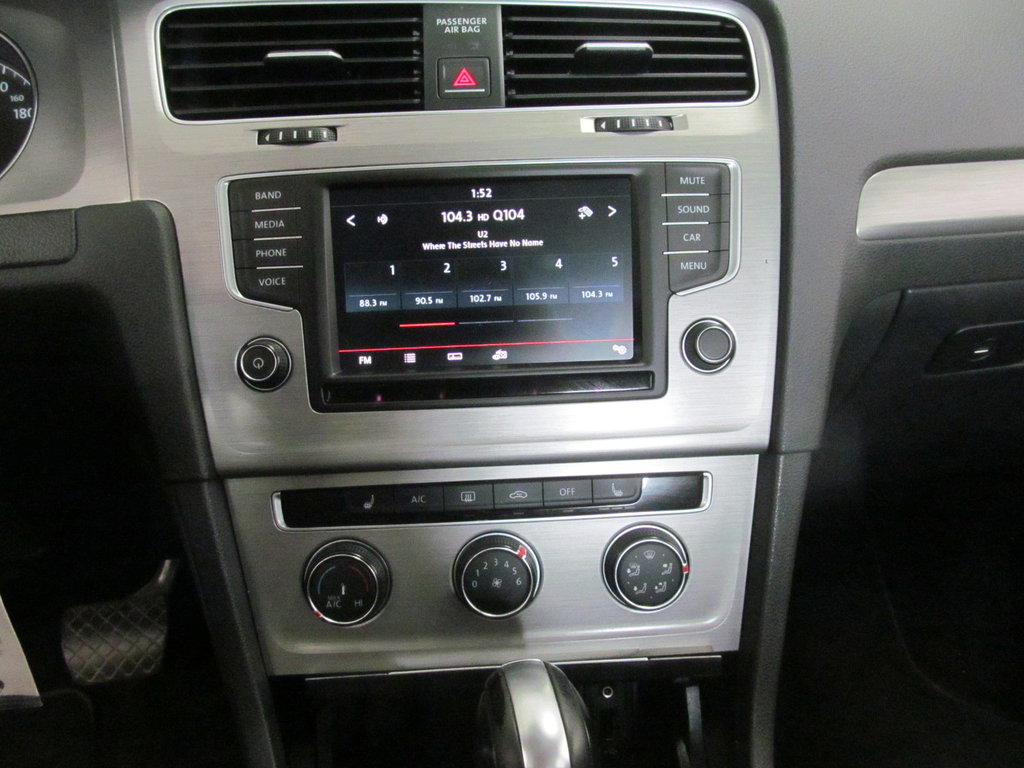 2016 Volkswagen Golf Comfortline in Dartmouth, Nova Scotia - 6 - w1024h768px