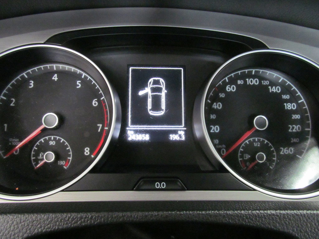 2016 Volkswagen Golf Comfortline in Dartmouth, Nova Scotia - 5 - w1024h768px