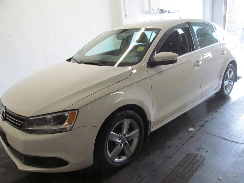 2011 Volkswagen Jetta Sedan Comfortline in Dartmouth, Nova Scotia - 2 - w1024h768px