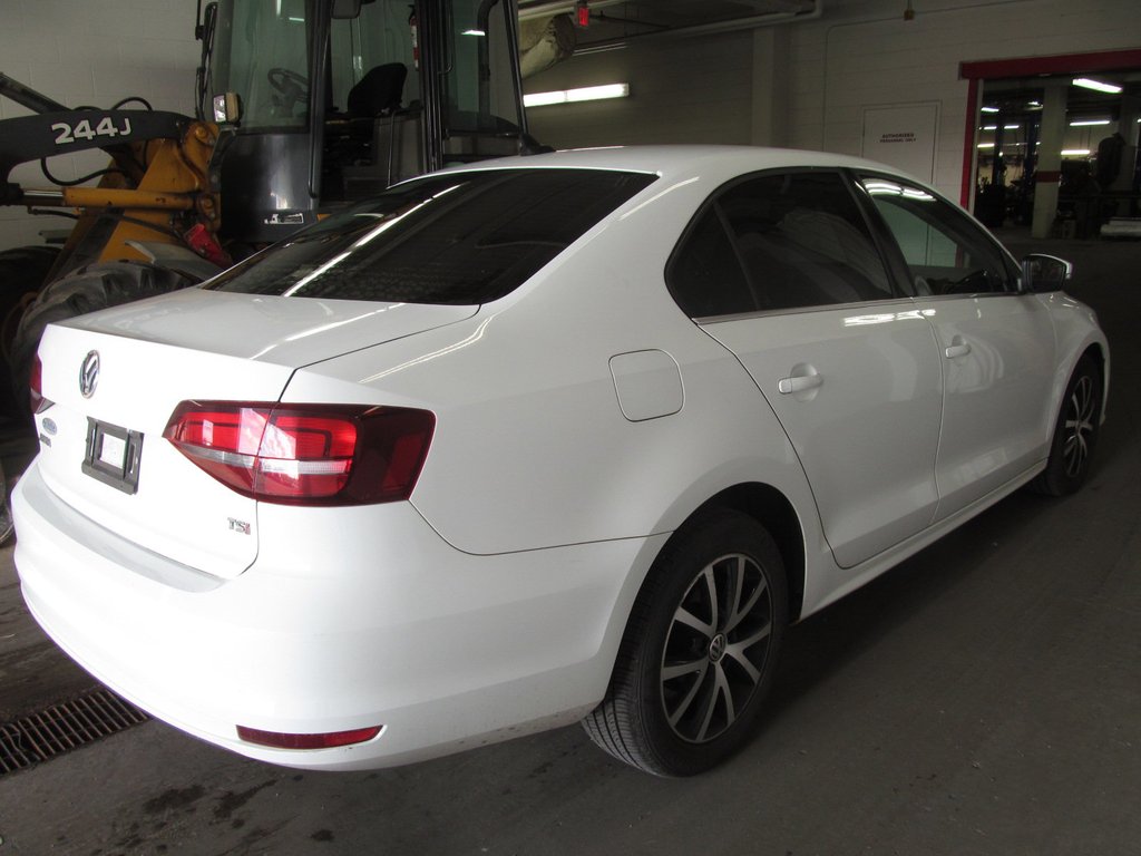 2016 Volkswagen Jetta Sedan 1.8T SPORT in Dartmouth, Nova Scotia - 4 - w1024h768px