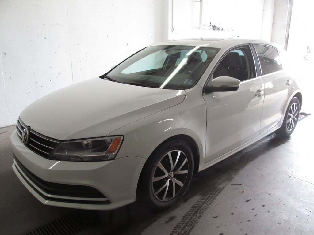 2016 Volkswagen Jetta Sedan 1.8T SPORT in Dartmouth, Nova Scotia - 2 - w1024h768px