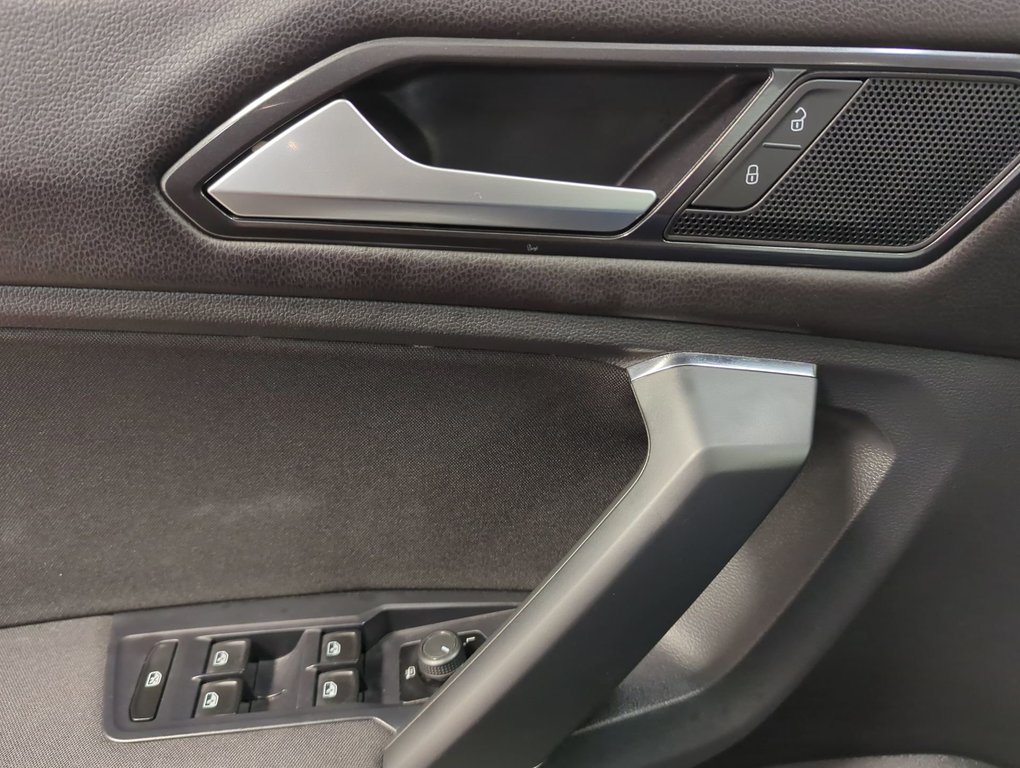 2018 Volkswagen Tiguan Trendline in Dartmouth, Nova Scotia - 13 - w1024h768px