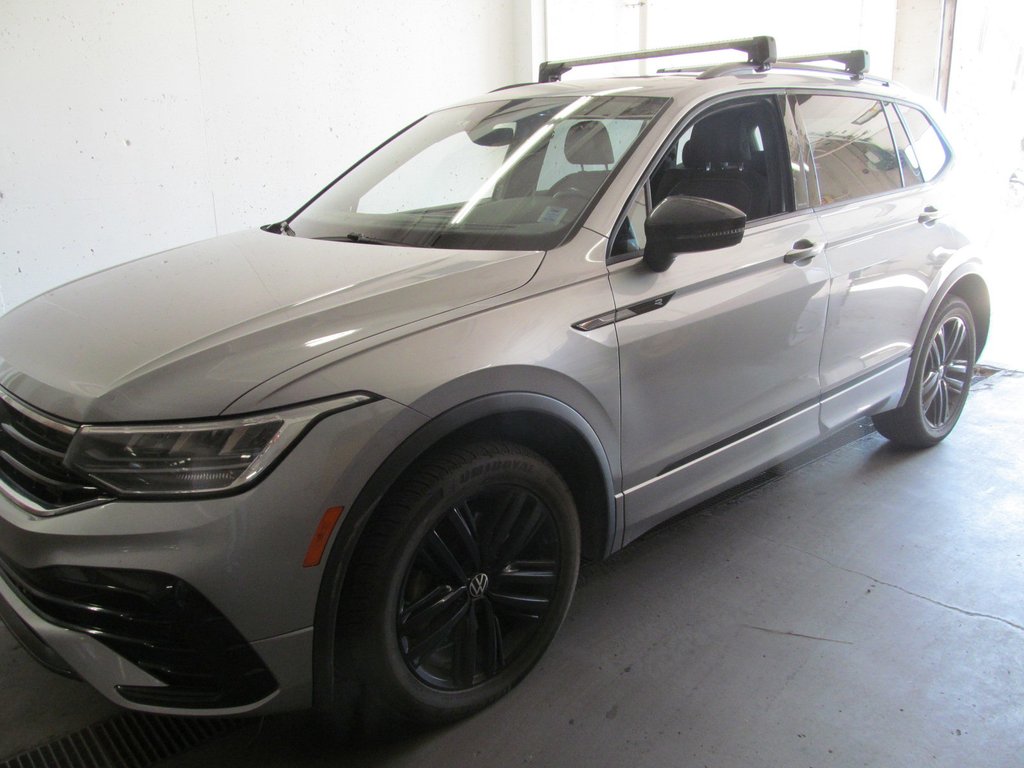 2022 Volkswagen Tiguan Comfortline R-Line Black Edition in Dartmouth, Nova Scotia - 2 - w1024h768px