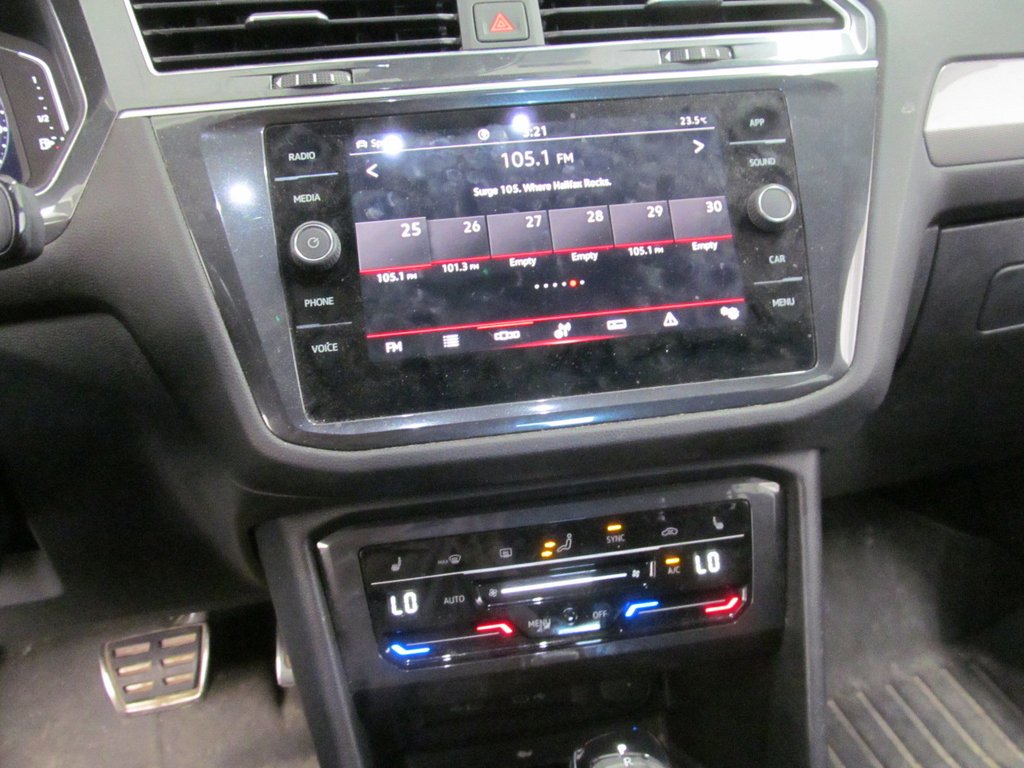 2022 Volkswagen Tiguan Comfortline R-Line Black Edition in Dartmouth, Nova Scotia - 6 - w1024h768px