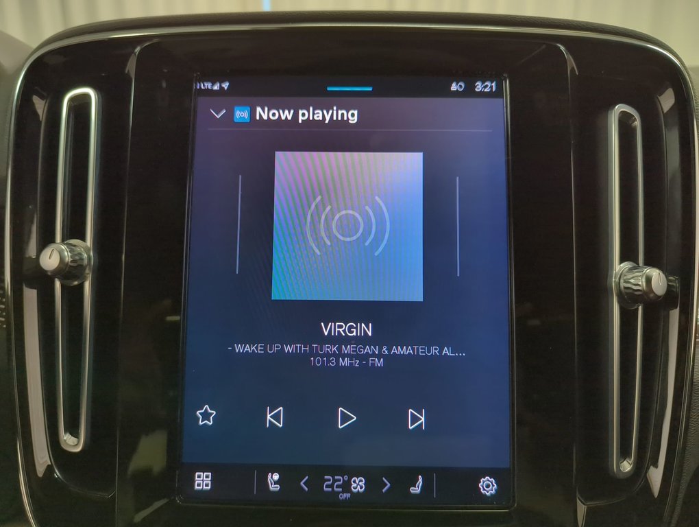 2022 Volvo XC40 Recharge Pure Electric Plus in Dartmouth, Nova Scotia - 16 - w1024h768px
