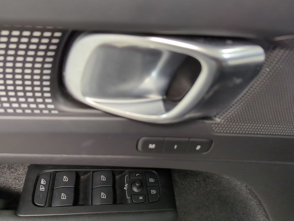 2022 Volvo XC40 Recharge Pure Electric Plus in Dartmouth, Nova Scotia - 13 - w1024h768px