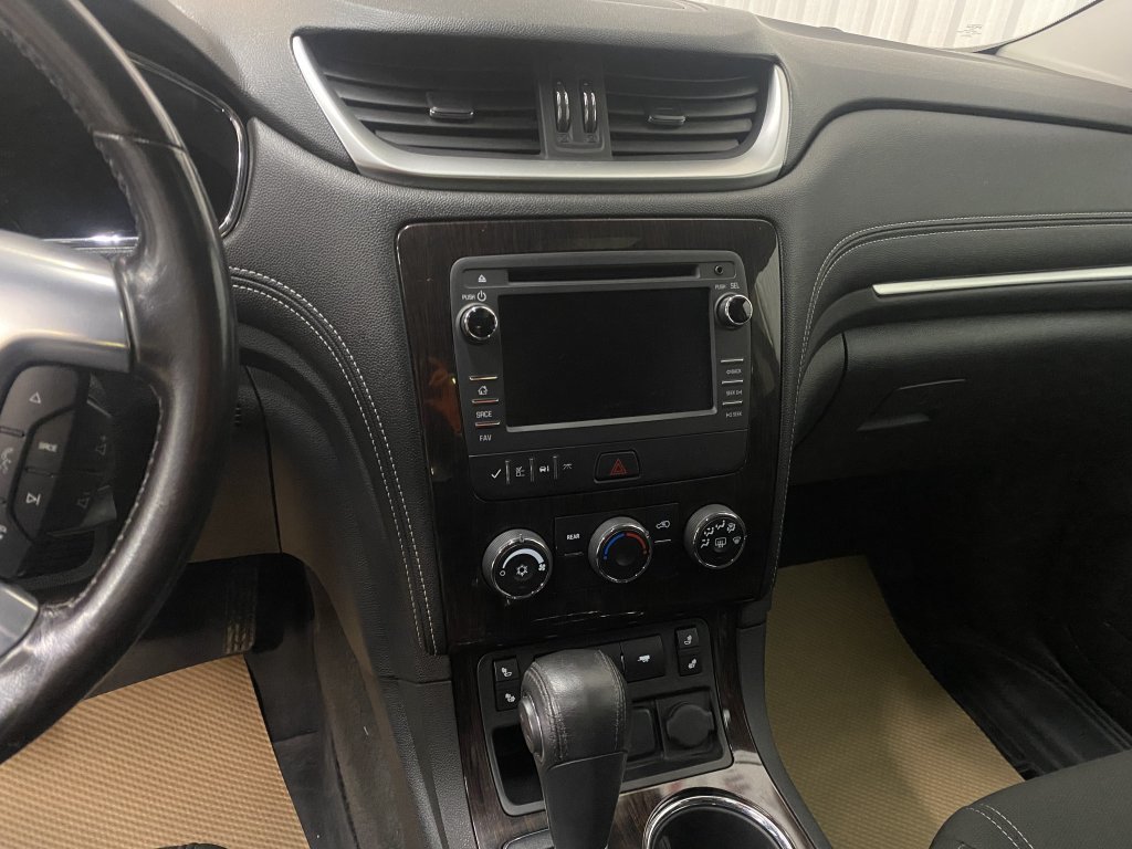 2017 Chevrolet Traverse LT in Barrhead, Alberta - 12 - w1024h768px