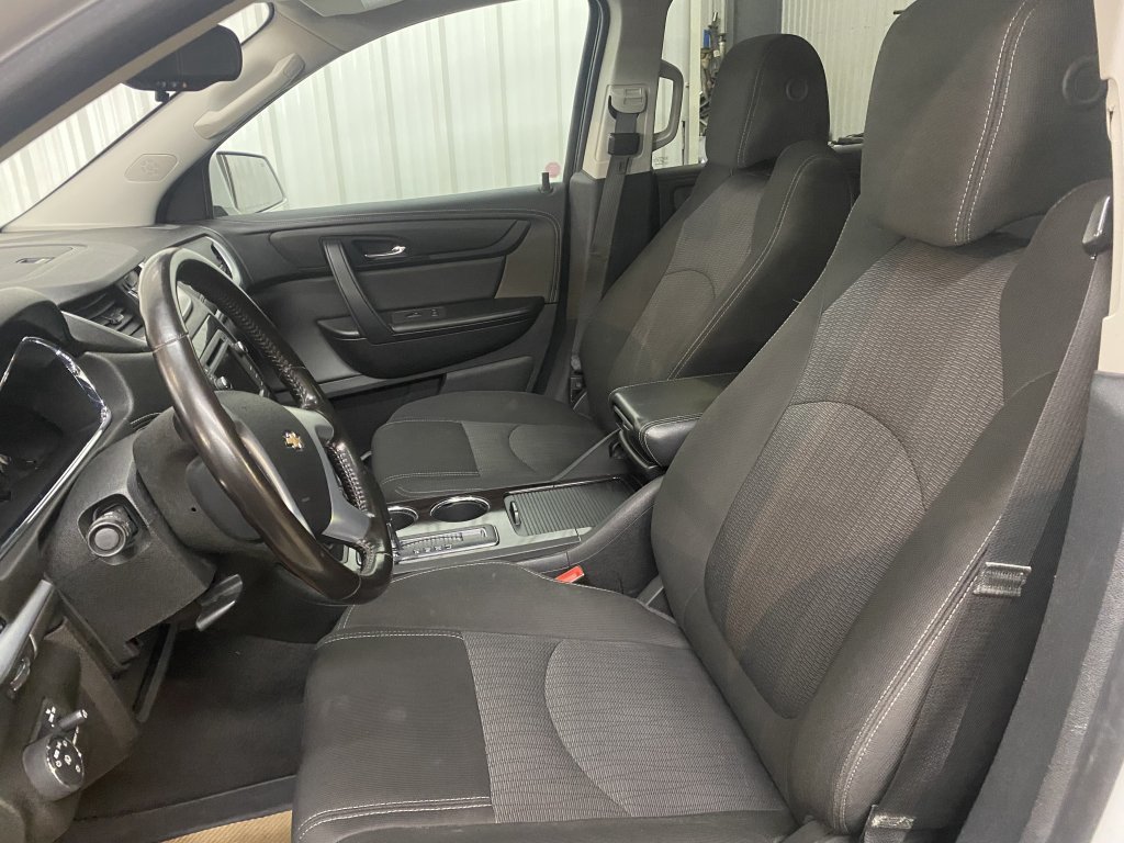 2017 Chevrolet Traverse LT in Barrhead, Alberta - 9 - w1024h768px