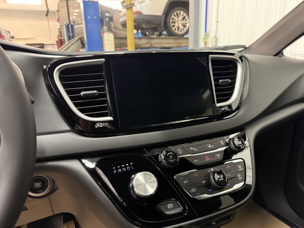 2026 Chrysler Grand Caravan SXT in Barrhead, Alberta - 12 - w1024h768px