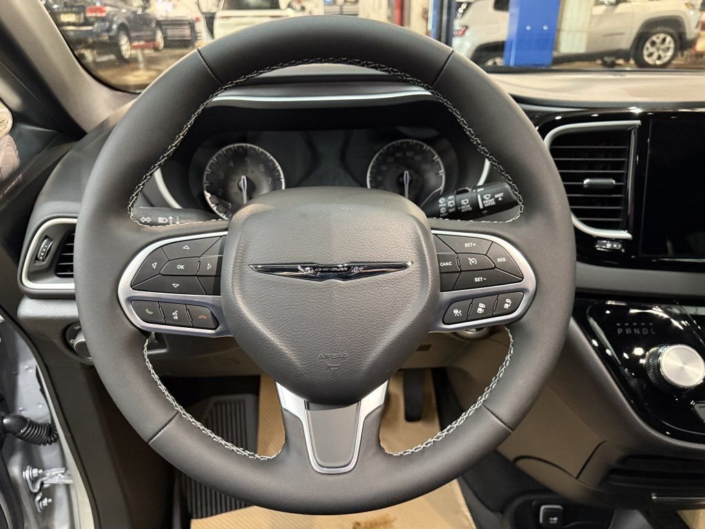 2026 Chrysler Grand Caravan SXT in Barrhead, Alberta - 9 - w1024h768px