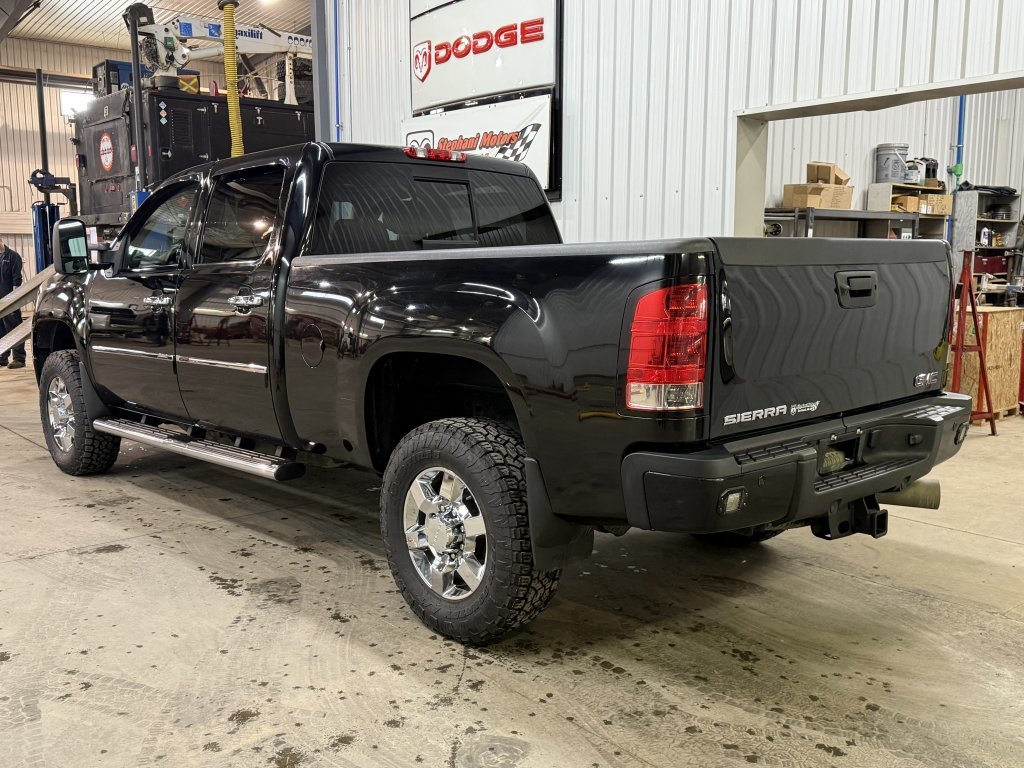 2014 GMC Sierra 3500HD Denali in Barrhead, Alberta - 9 - w1024h768px