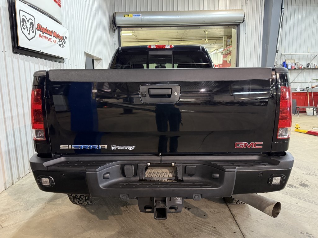 2014 GMC Sierra 3500HD Denali in Barrhead, Alberta - 4 - w1024h768px