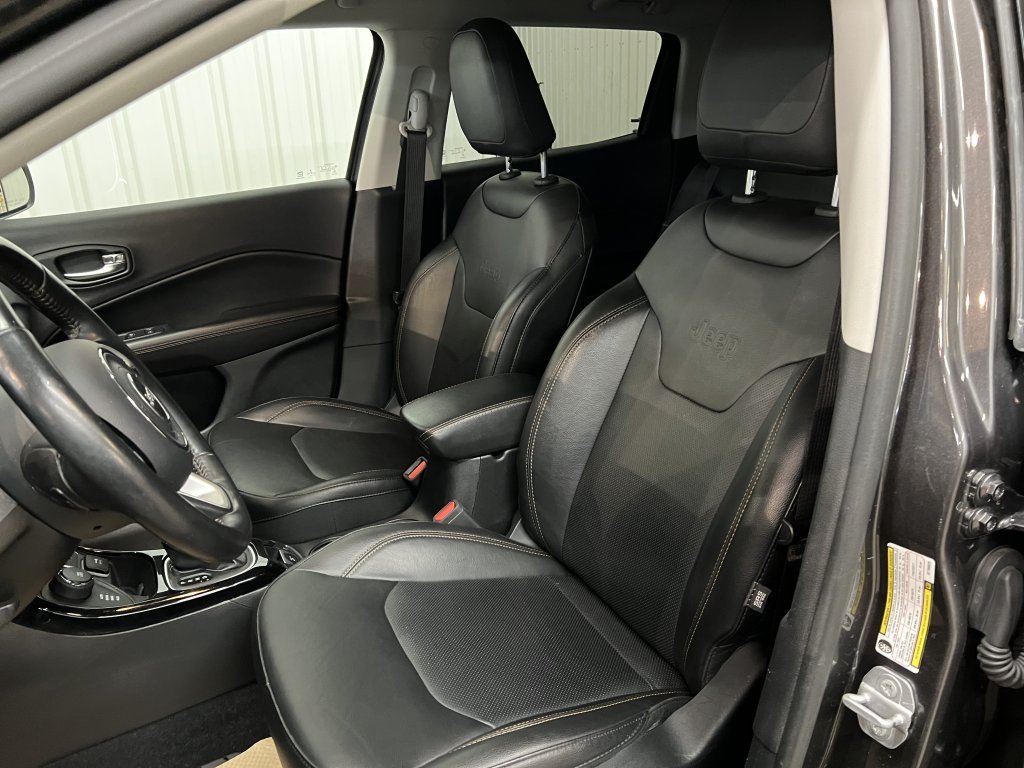 2019 Jeep Compass Limited in Barrhead, Alberta - 10 - w1024h768px