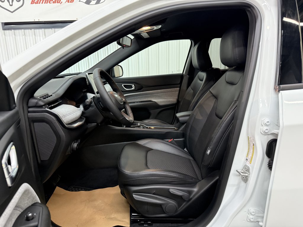 2024 Jeep Compass North in Barrhead, Alberta - 11 - w1024h768px
