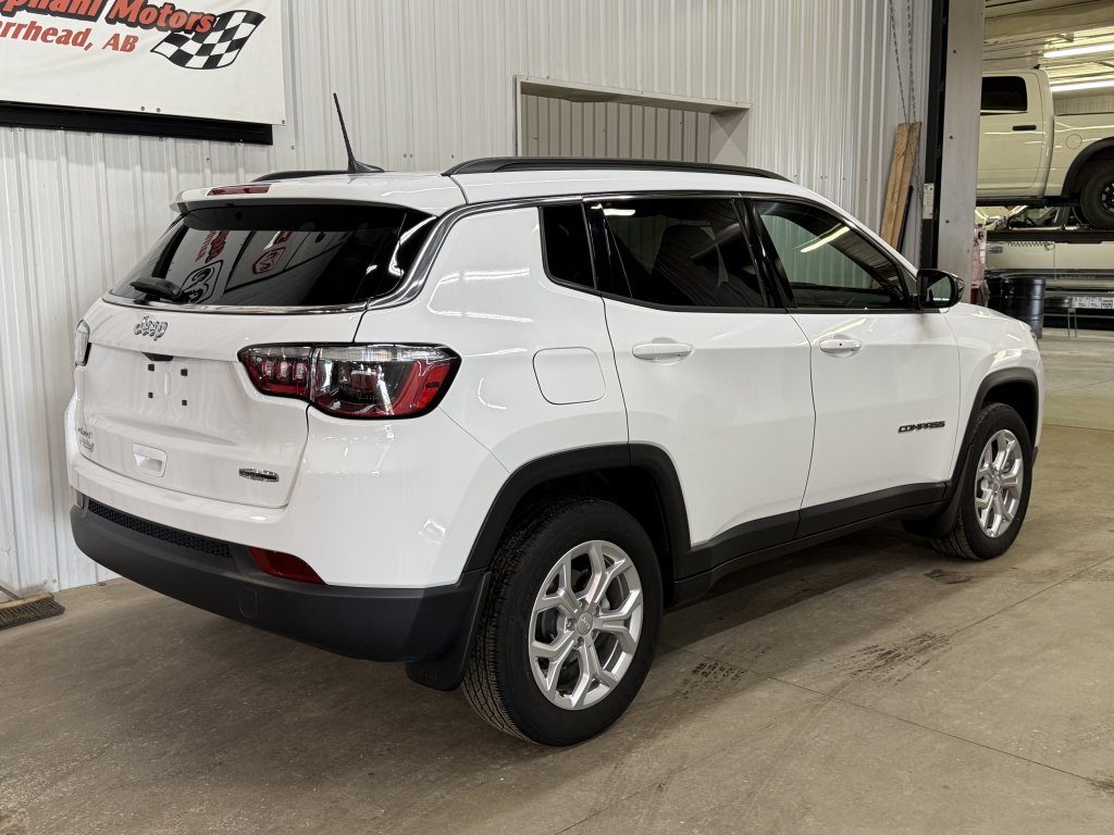 2024 Jeep Compass North in Barrhead, Alberta - 3 - w1024h768px