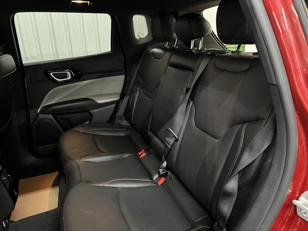 2024 Jeep Compass Limited in Barrhead, Alberta - 10 - w1024h768px