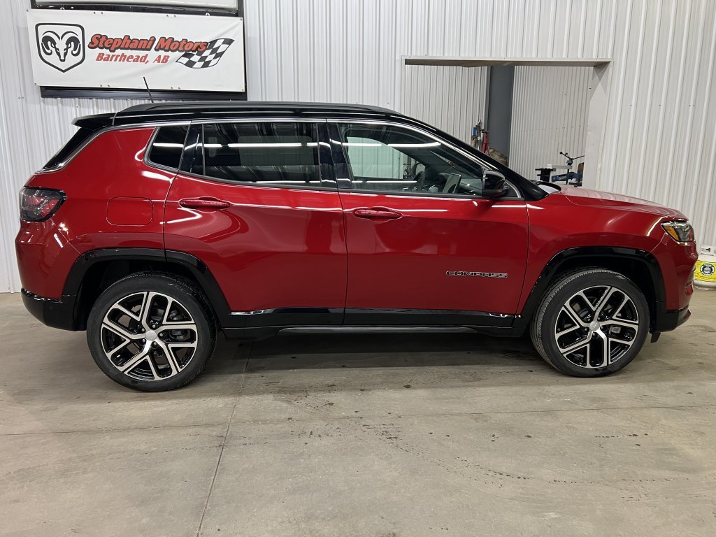 2024 Jeep Compass Limited in Barrhead, Alberta - 2 - w1024h768px