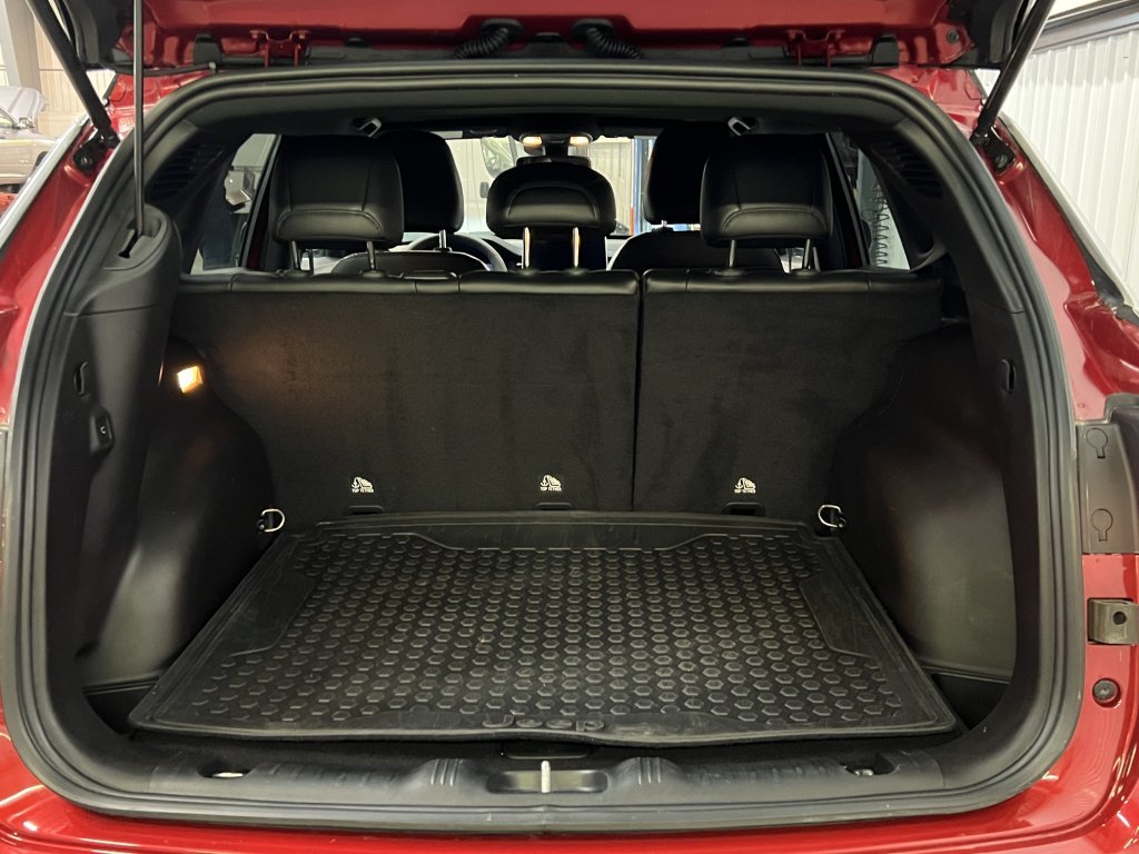 2024 Jeep Compass Limited in Barrhead, Alberta - 9 - w1024h768px
