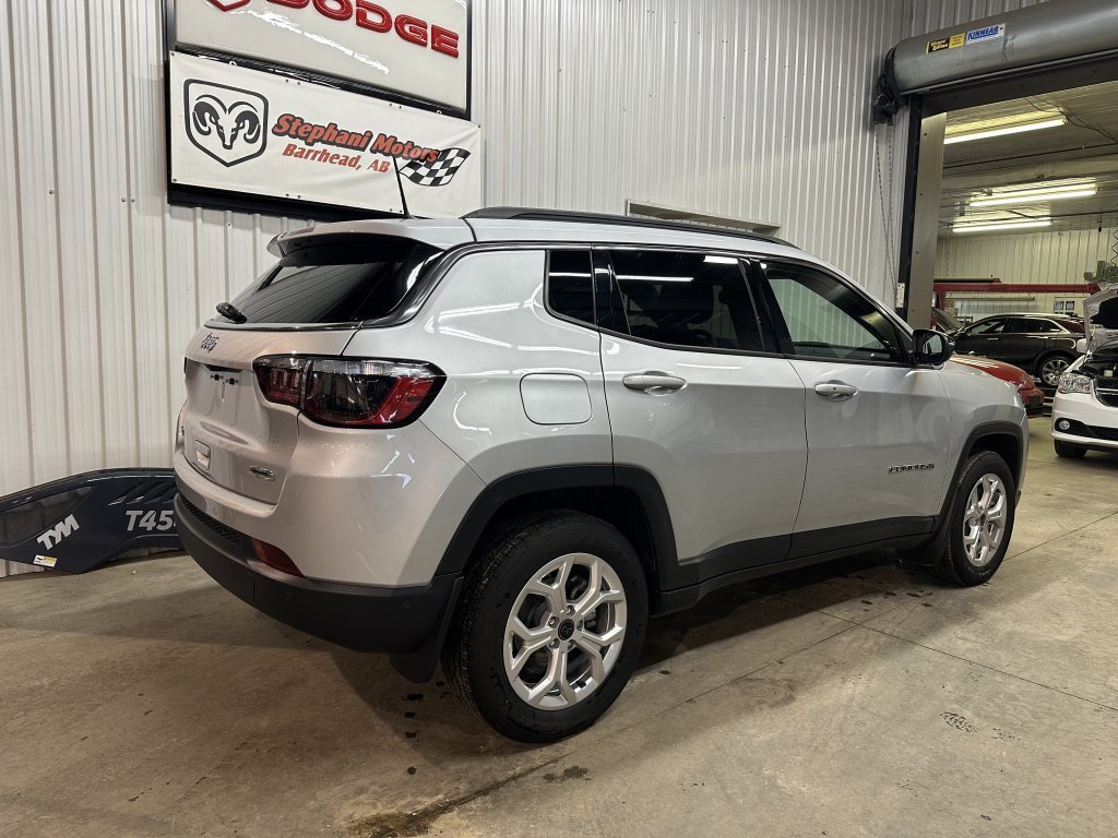 2025 Jeep Compass North in Barrhead, Alberta - 3 - w1024h768px