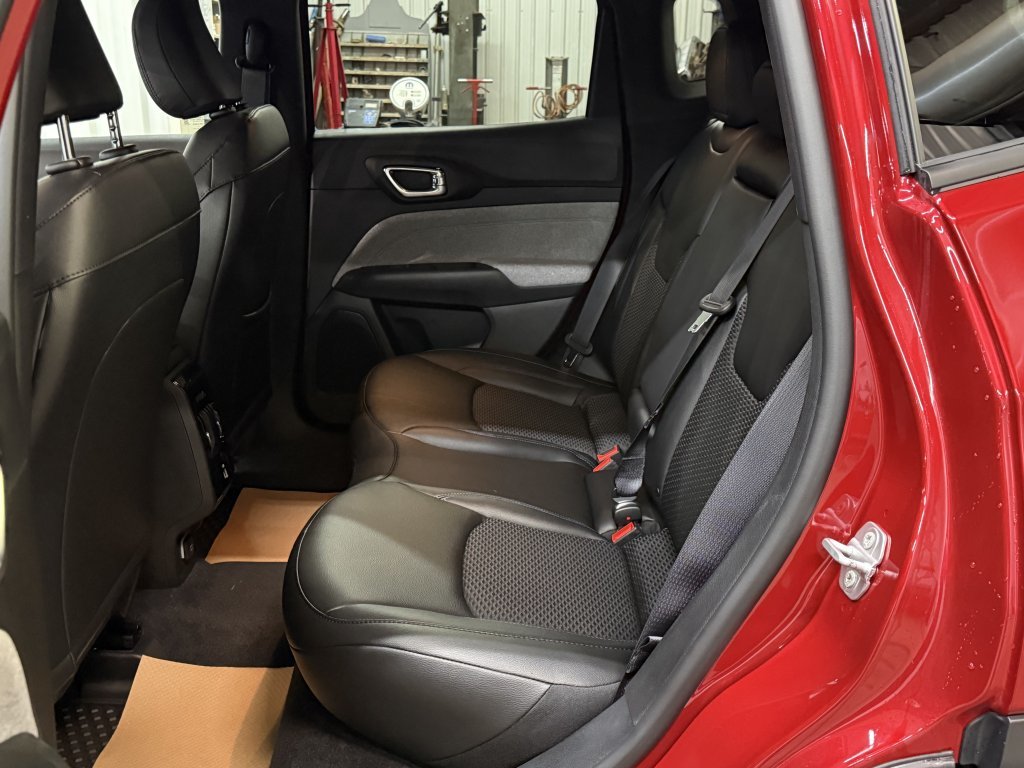 2026 Jeep Compass NORTH in Barrhead, Alberta - 10 - w1024h768px