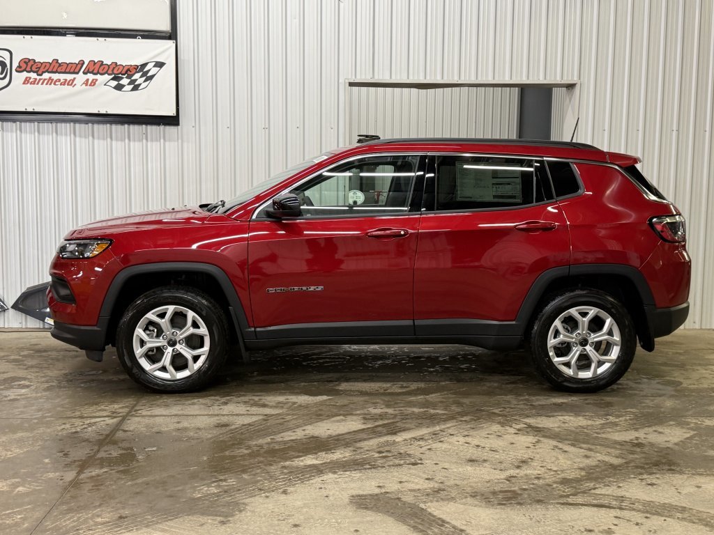 2026 Jeep Compass NORTH in Barrhead, Alberta - 8 - w1024h768px