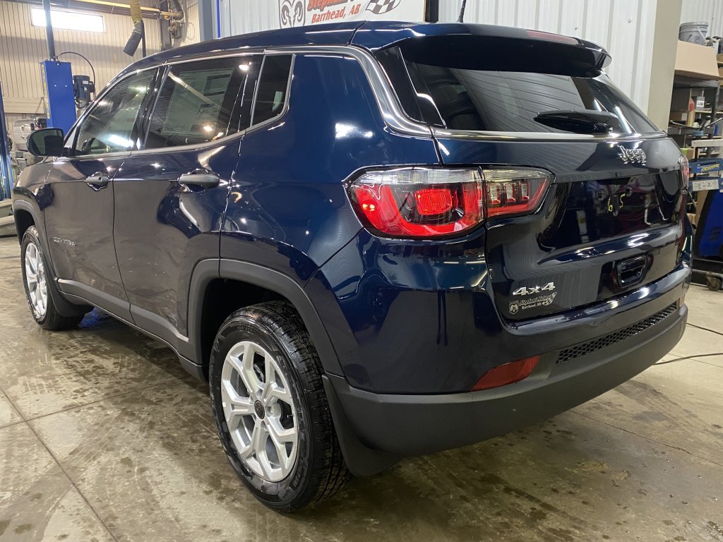 2026 Jeep Compass SPORT in Barrhead, Alberta - 5 - w1024h768px
