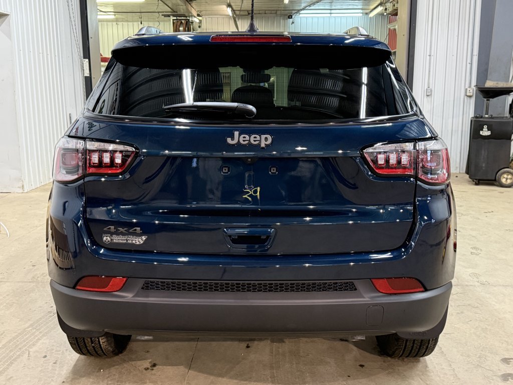 2026 Jeep Compass NORTH in Barrhead, Alberta - 4 - w1024h768px