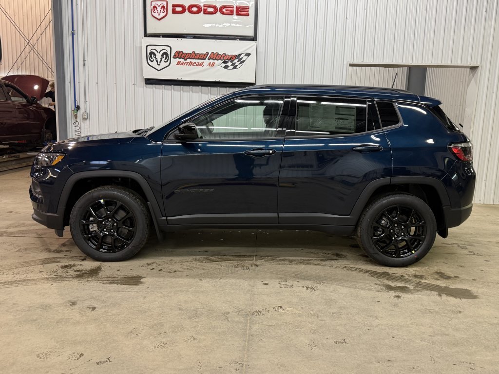 2026 Jeep Compass NORTH in Barrhead, Alberta - 8 - w1024h768px