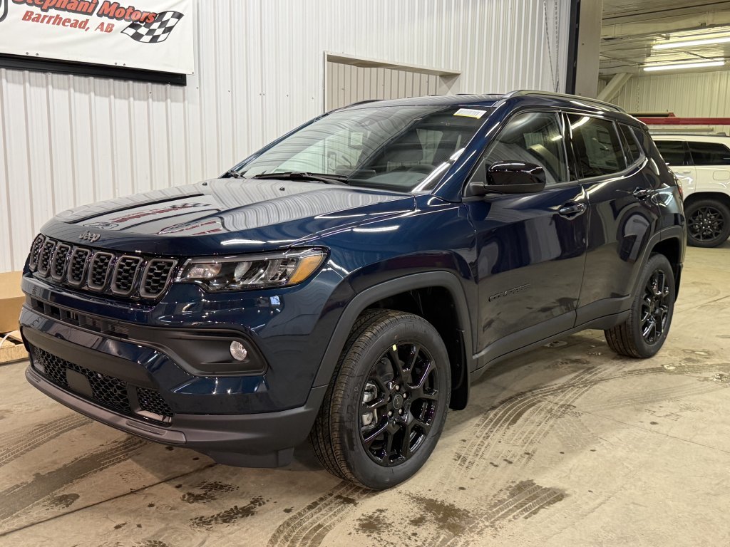 2026 Jeep Compass NORTH in Barrhead, Alberta - 7 - w1024h768px