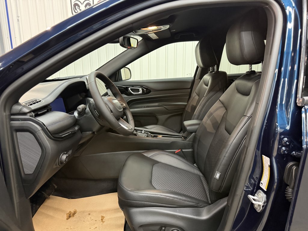 2026 Jeep Compass NORTH in Barrhead, Alberta - 11 - w1024h768px