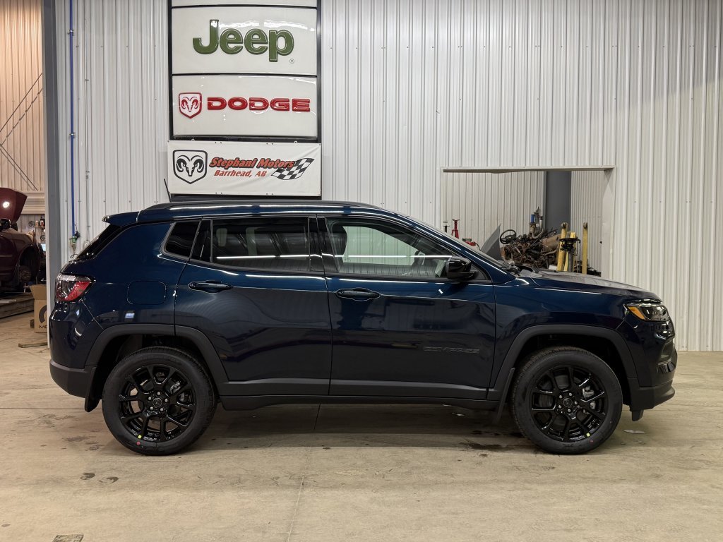 2026 Jeep Compass NORTH in Barrhead, Alberta - 2 - w1024h768px