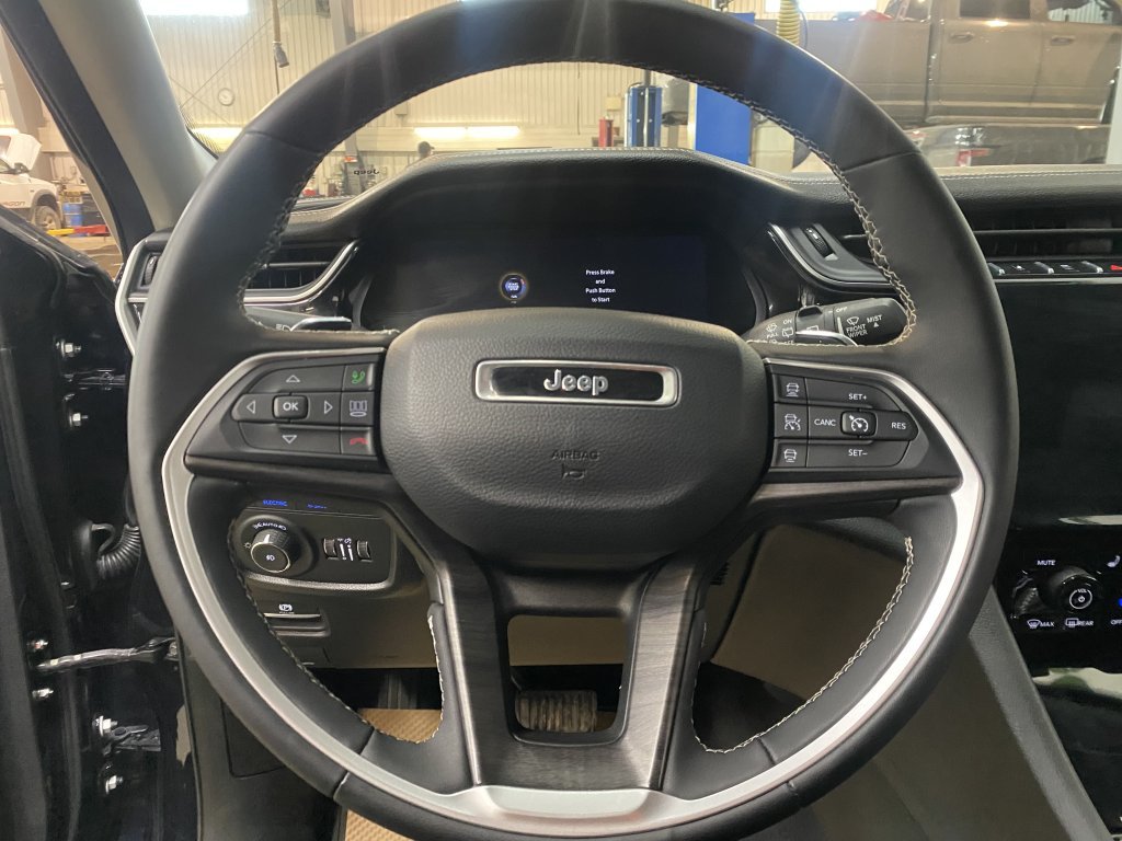 2023 Jeep Grand Cherokee 4xe BASE in Barrhead, Alberta - 10 - w1024h768px