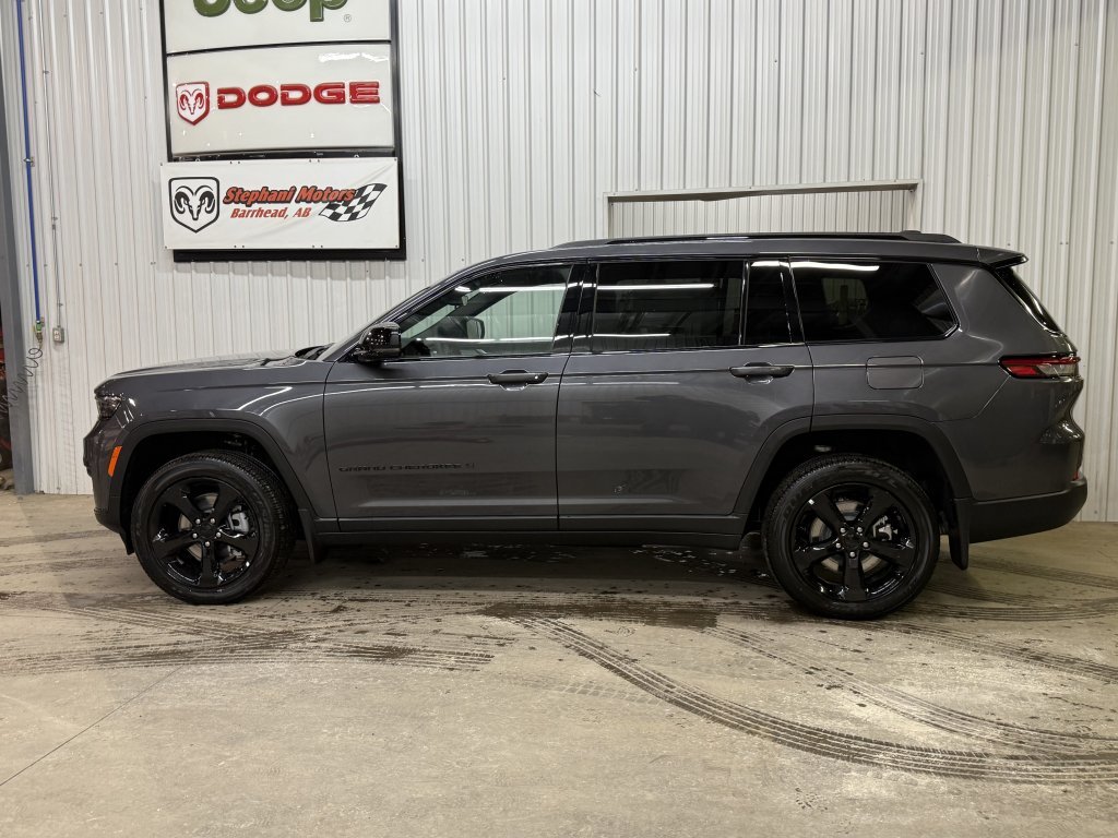 2025 Jeep Grand Cherokee L ALTITUDE in Barrhead, Alberta - 8 - w1024h768px