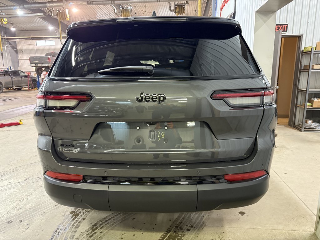 2025 Jeep Grand Cherokee L ALTITUDE in Barrhead, Alberta - 4 - w1024h768px