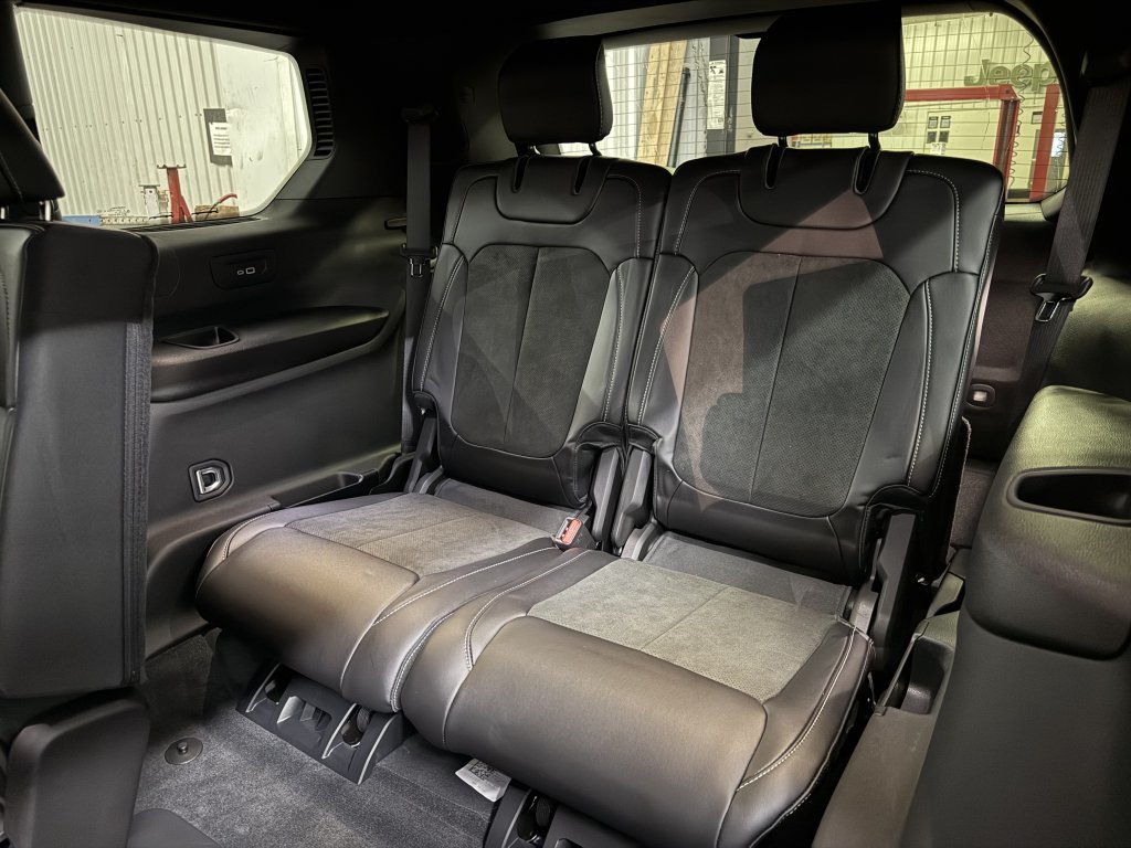 2025 Jeep Grand Cherokee L ALTITUDE in Barrhead, Alberta - 10 - w1024h768px