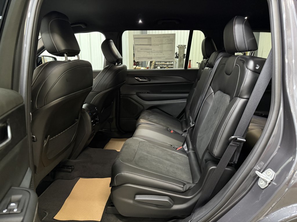 2025 Jeep Grand Cherokee L ALTITUDE in Barrhead, Alberta - 11 - w1024h768px