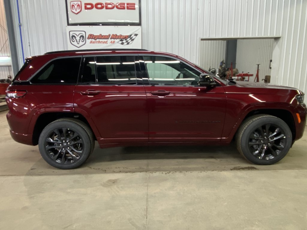 2026 Jeep Grand Cherokee LIMITED RESERVE in Barrhead, Alberta - 2 - w1024h768px
