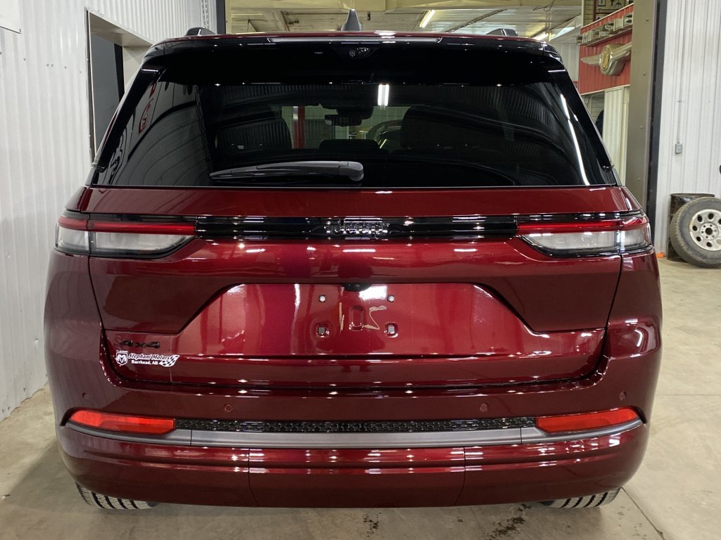 2026 Jeep Grand Cherokee LIMITED RESERVE in Barrhead, Alberta - 4 - w1024h768px