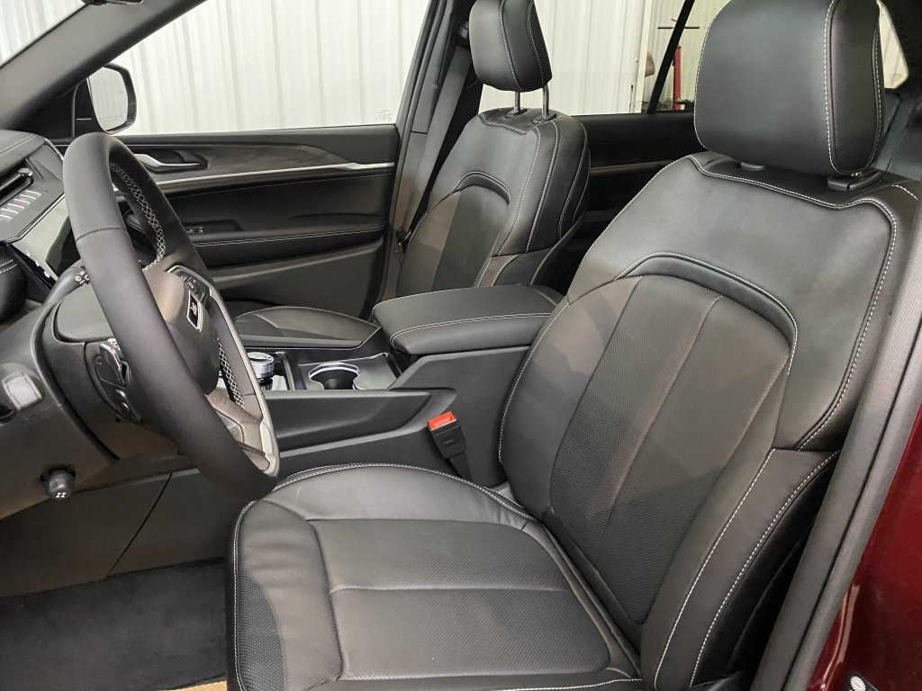 2026 Jeep Grand Cherokee LIMITED RESERVE in Barrhead, Alberta - 11 - w1024h768px