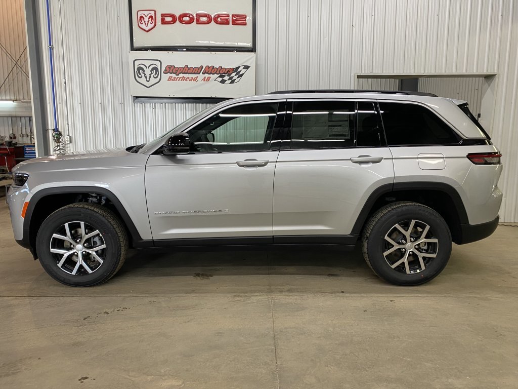 2026 Jeep Grand Cherokee LIMITED in Barrhead, Alberta - 6 - w1024h768px