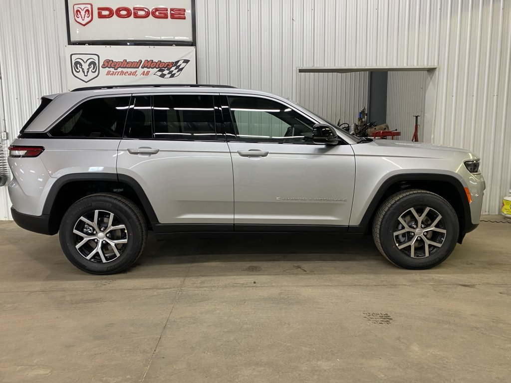 2026 Jeep Grand Cherokee LIMITED in Barrhead, Alberta - 2 - w1024h768px