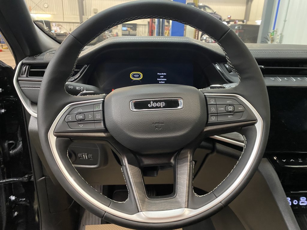 2026 Jeep Grand Cherokee ALTITUDE in Barrhead, Alberta - 11 - w1024h768px