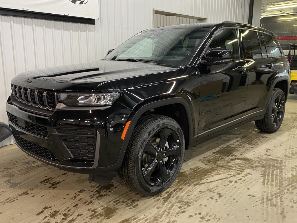 2026 Jeep Grand Cherokee ALTITUDE in Barrhead, Alberta - 7 - w1024h768px