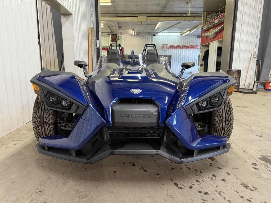 2017 Polaris SLINGSHOT MOTORBIKE in Barrhead, Alberta - 5 - w1024h768px