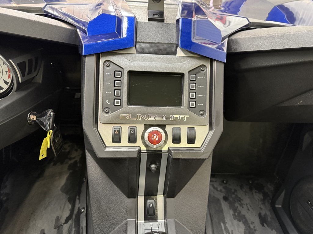 2017 Polaris SLINGSHOT MOTORBIKE in Barrhead, Alberta - 13 - w1024h768px