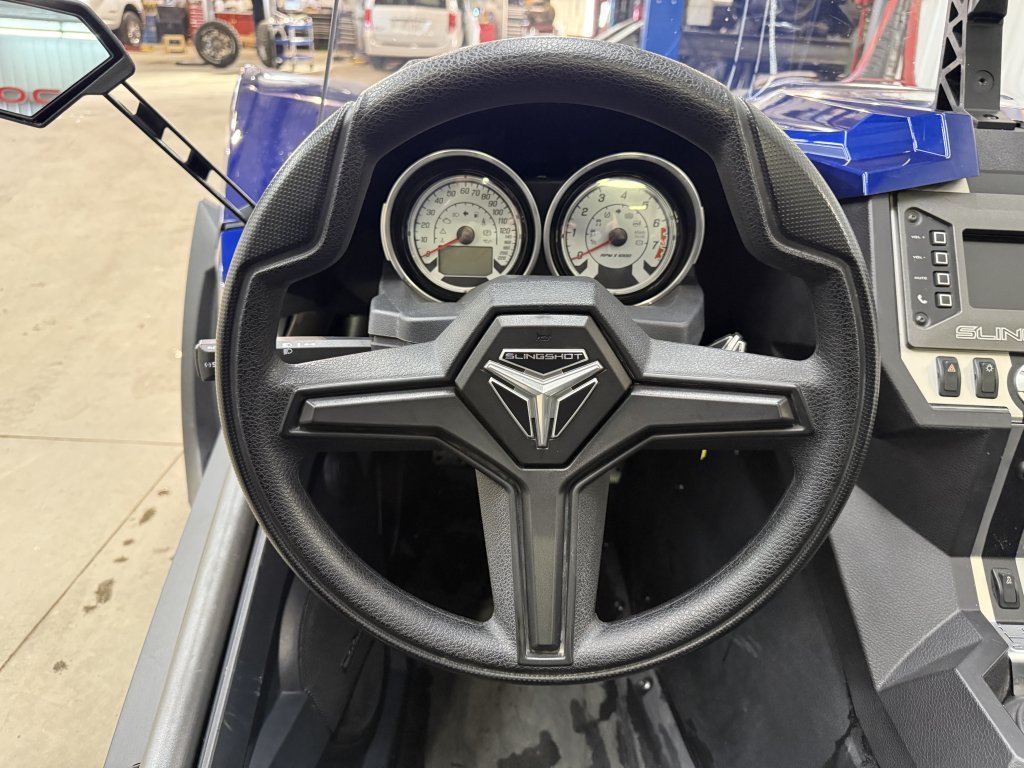 2017 Polaris SLINGSHOT MOTORBIKE in Barrhead, Alberta - 12 - w1024h768px