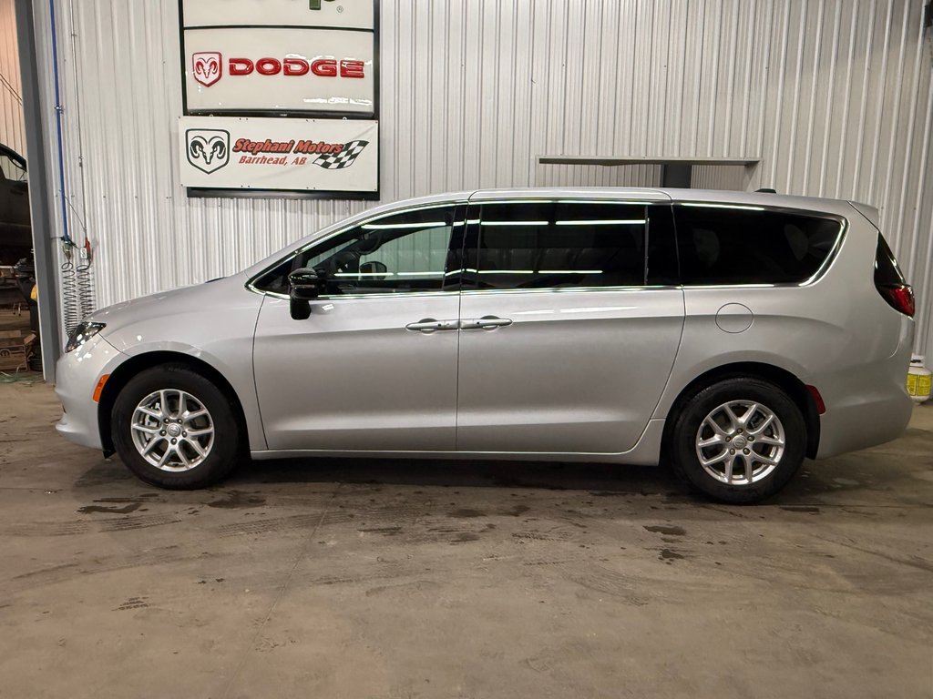 2026 Chrysler Grand Caravan SXT Front wheel drive in Barrhead, Alberta - 8 - w1024h768px